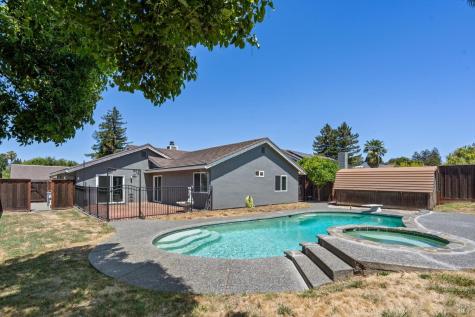 152 Rancho Bonito Circle Petaluma CA 94954