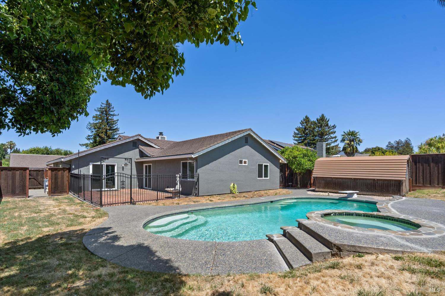 152 Rancho Bonito Circle Petaluma CA 94954