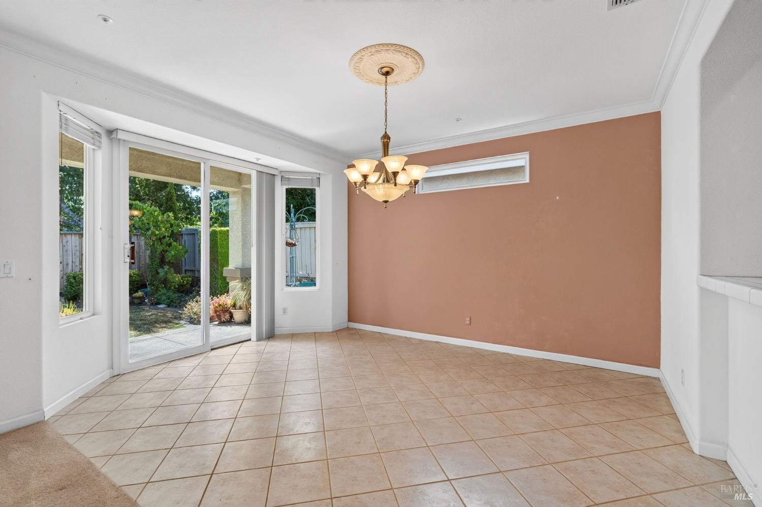 221 Red Mountain Drive Cloverdale CA 95425