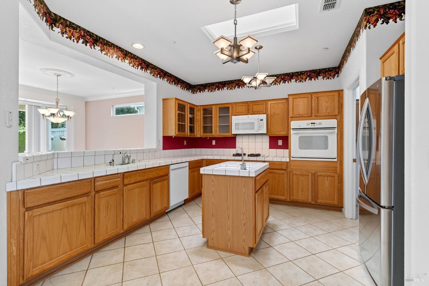 221 Red Mountain Drive Cloverdale CA 95425