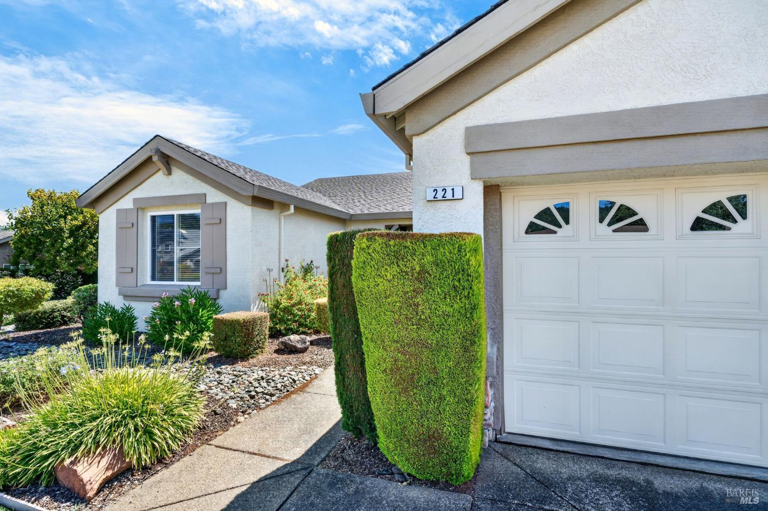 221 Red Mountain Drive Cloverdale CA 95425