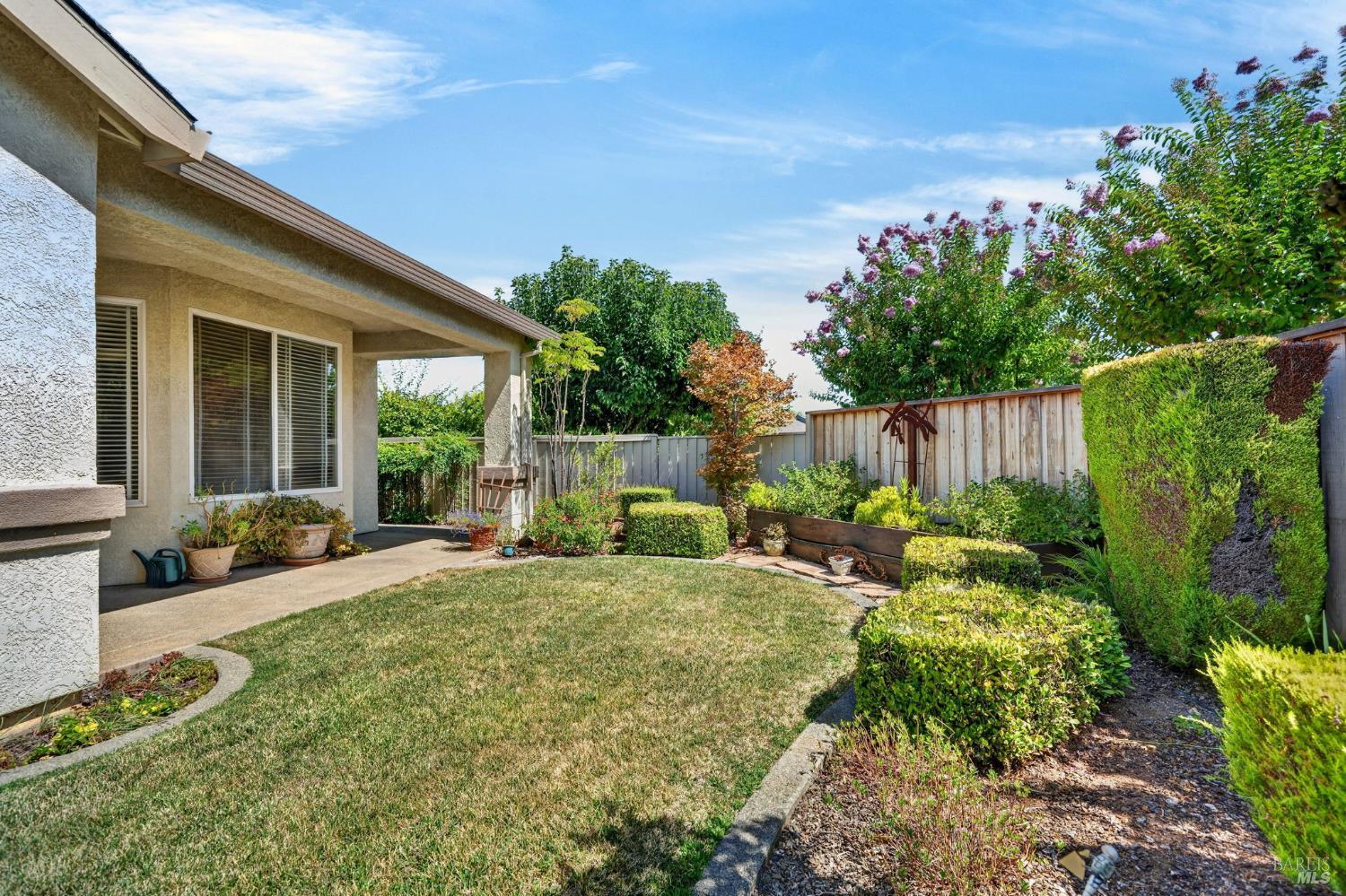 221 Red Mountain Drive Cloverdale CA 95425