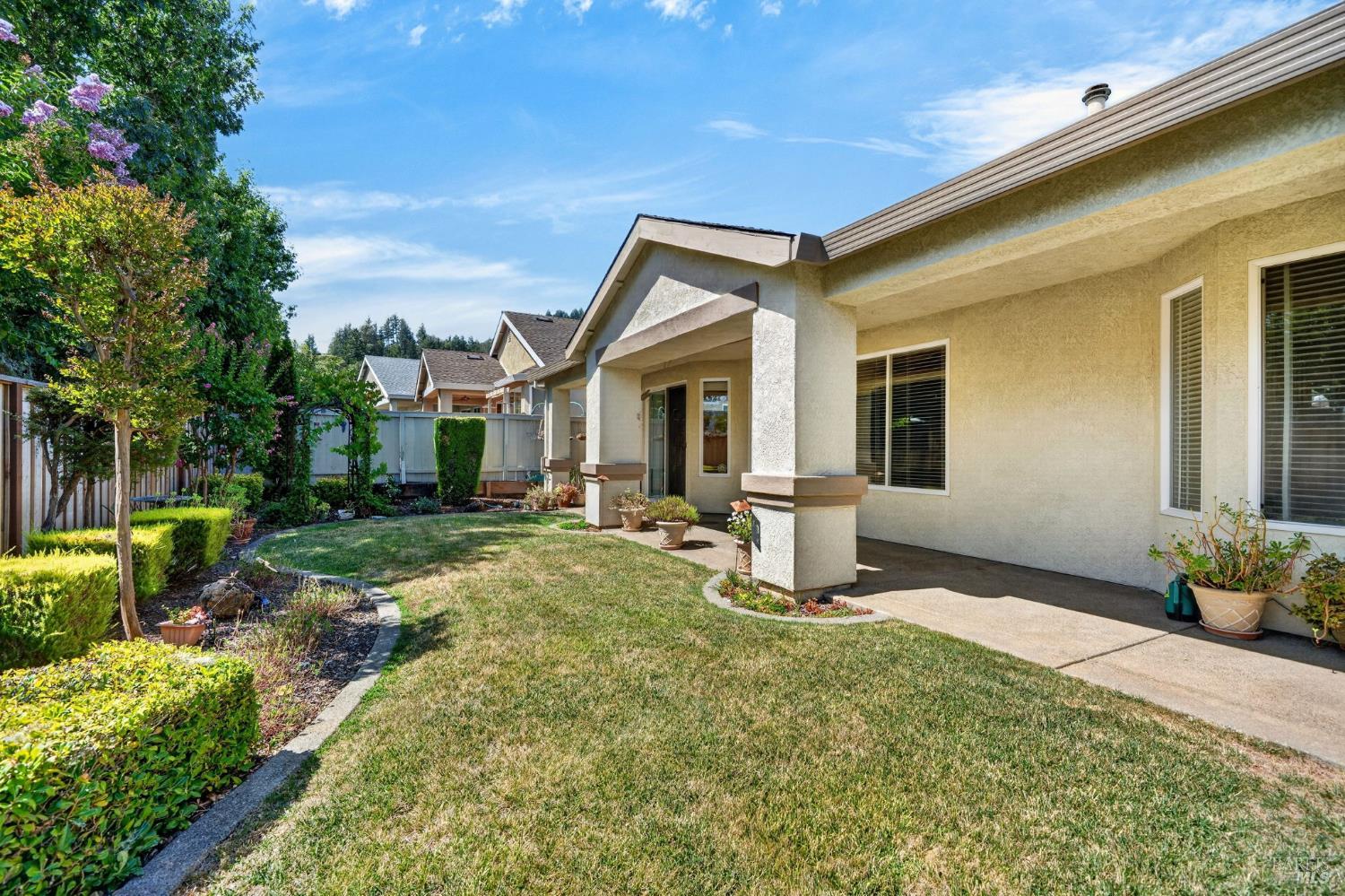 221 Red Mountain Drive Cloverdale CA 95425