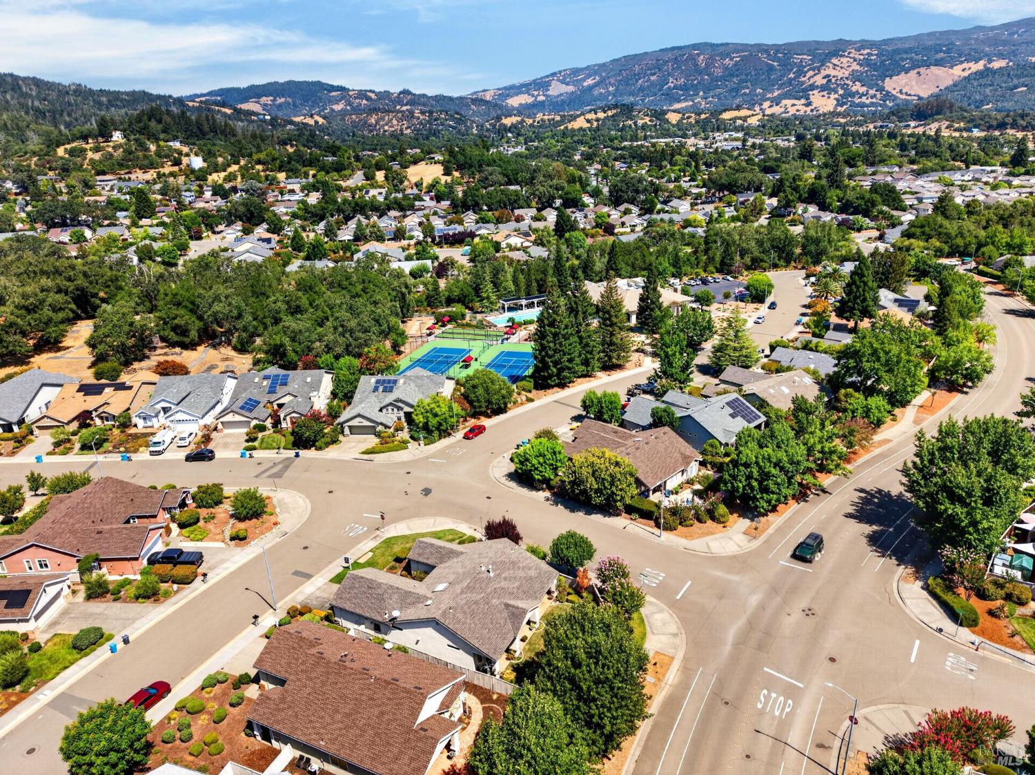 221 Red Mountain Drive Cloverdale CA 95425