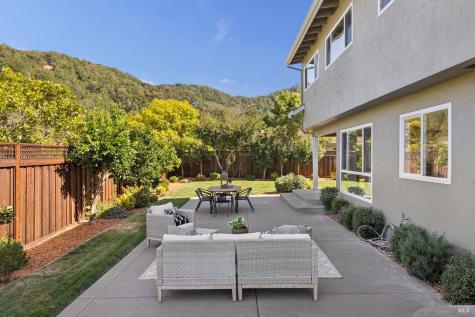 17 Carnoustie Drive Novato CA 94949