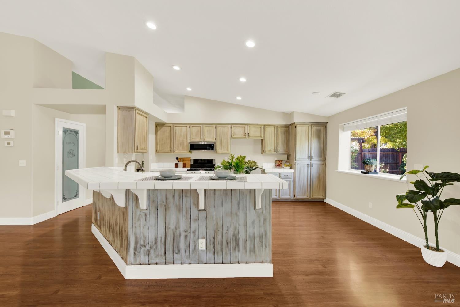 1460 Austin Drive Dixon CA 95620