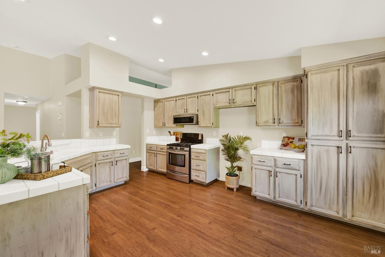 1460 Austin Drive Dixon CA 95620