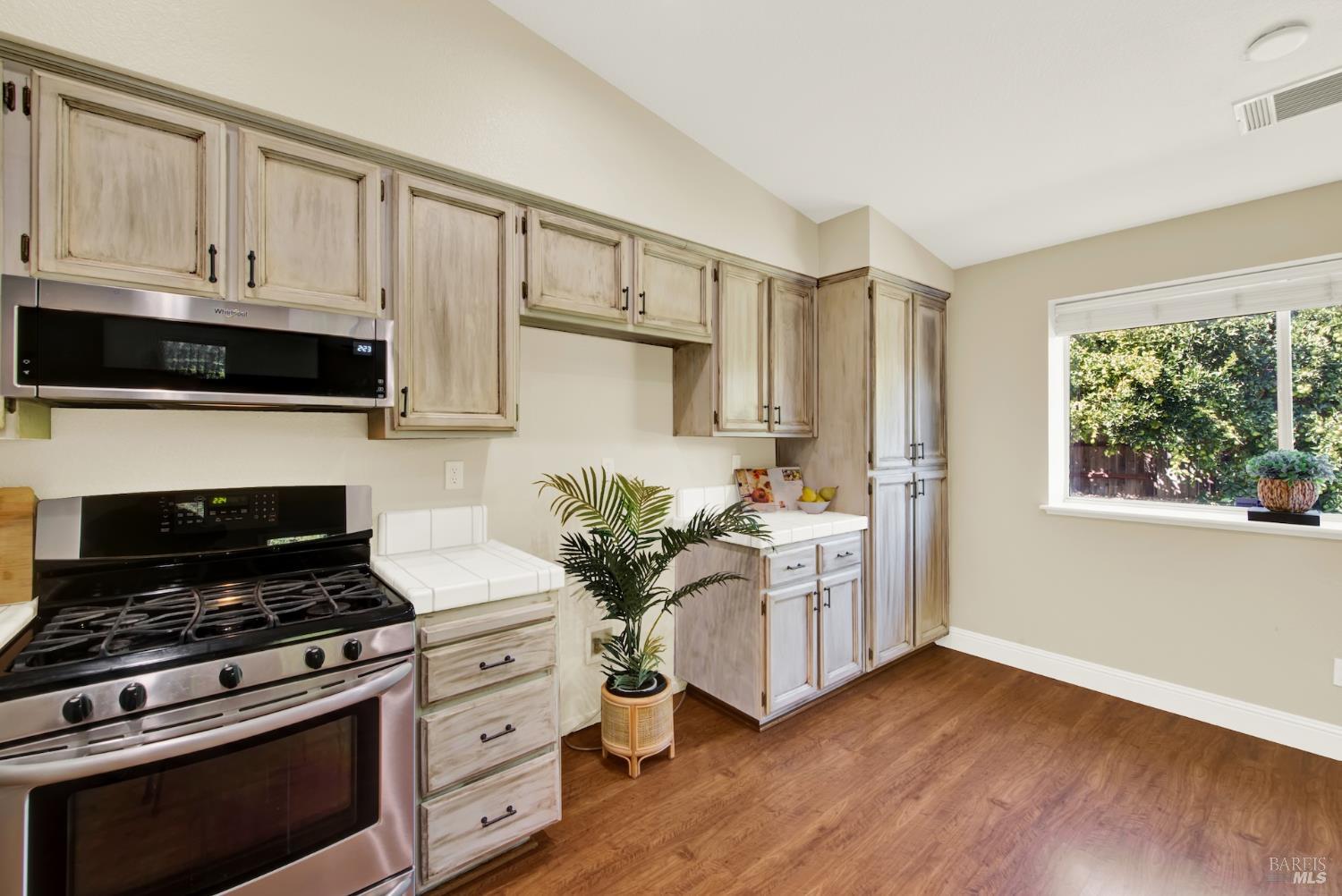 1460 Austin Drive Dixon CA 95620