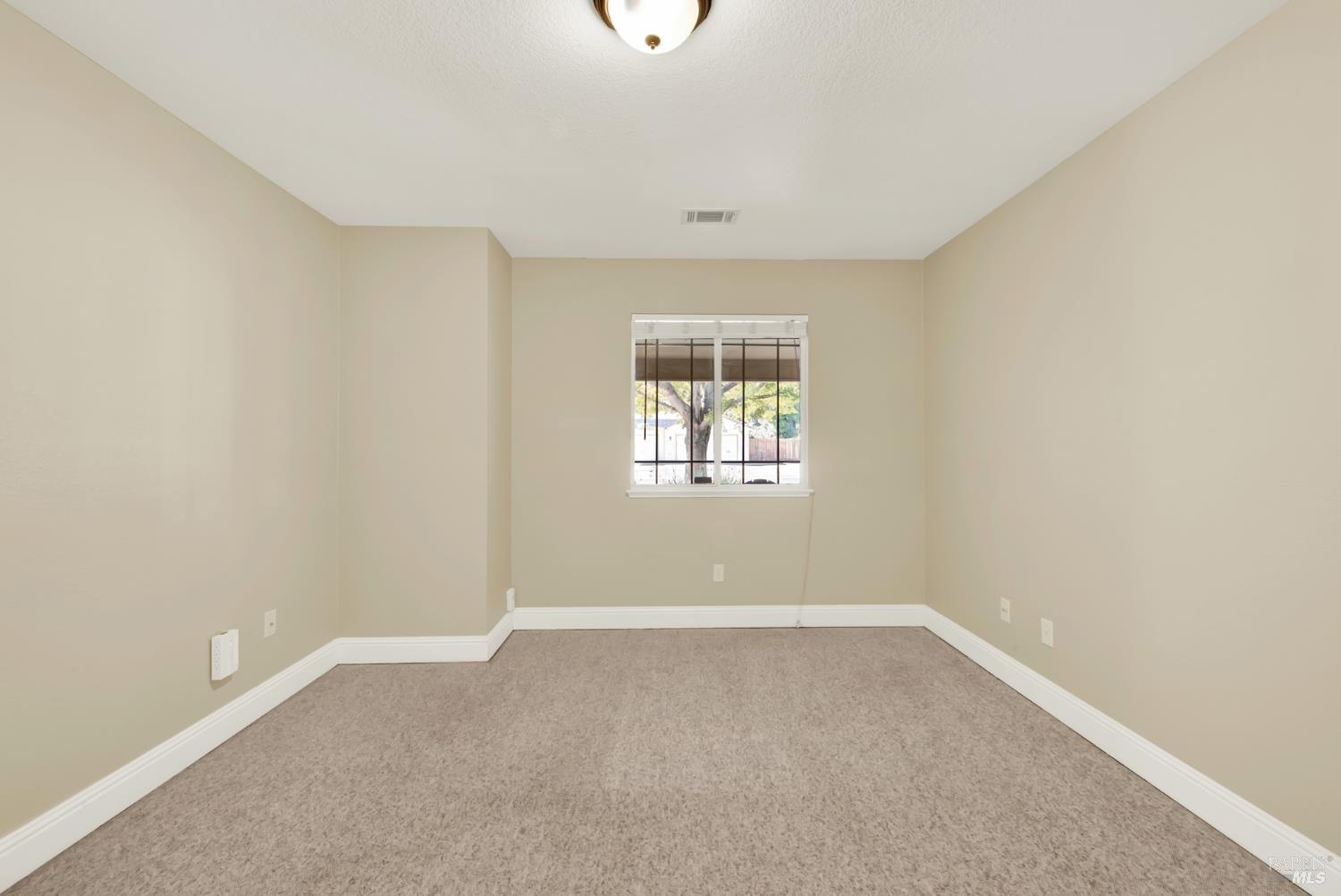 1460 Austin Drive Dixon CA 95620