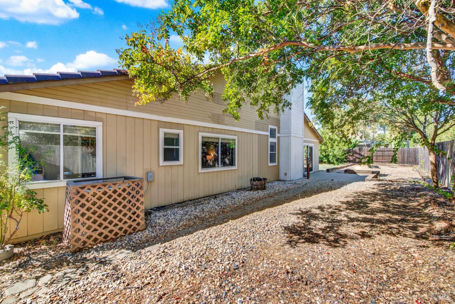 1460 Austin Drive Dixon CA 95620