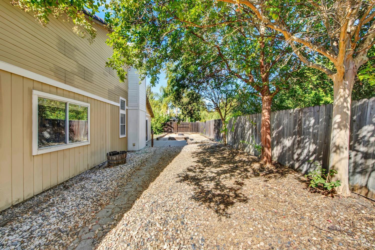 1460 Austin Drive Dixon CA 95620