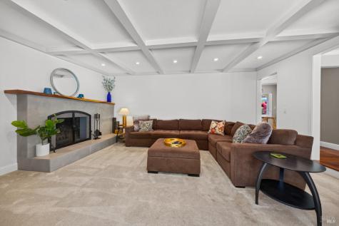 18 Devonshire Drive Novato CA 94947