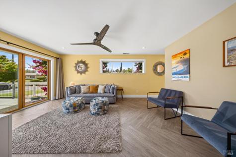 18 Devonshire Drive Novato CA 94947