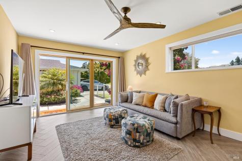 18 Devonshire Drive Novato CA 94947