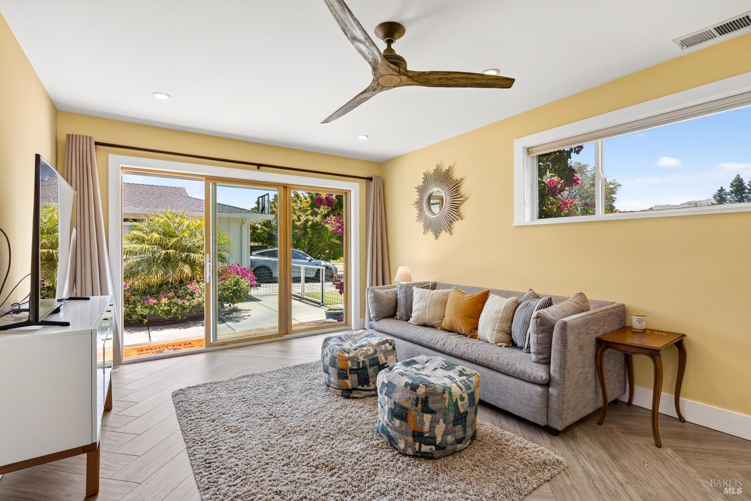 18 Devonshire Drive Novato CA 94947