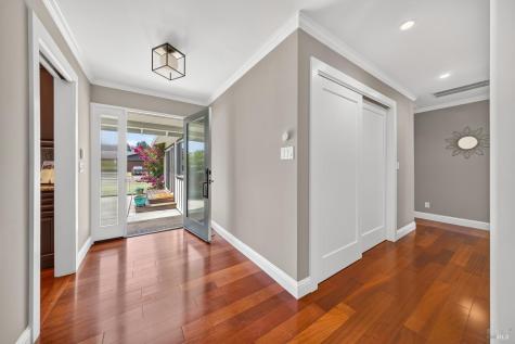 18 Devonshire Drive Novato CA 94947