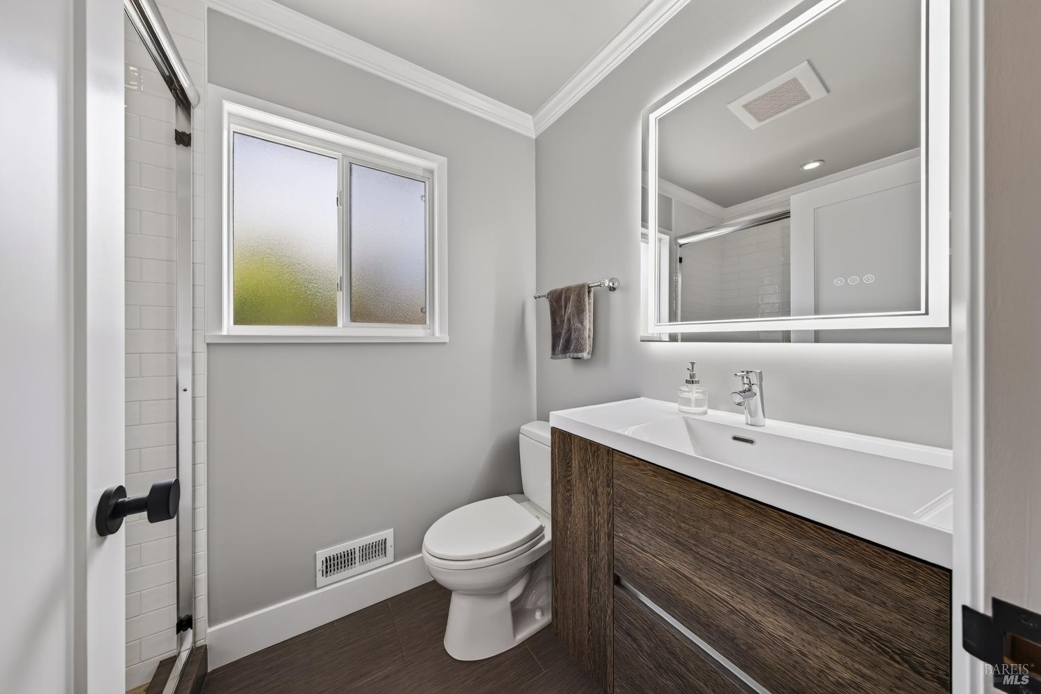 18 Devonshire Drive Novato CA 94947