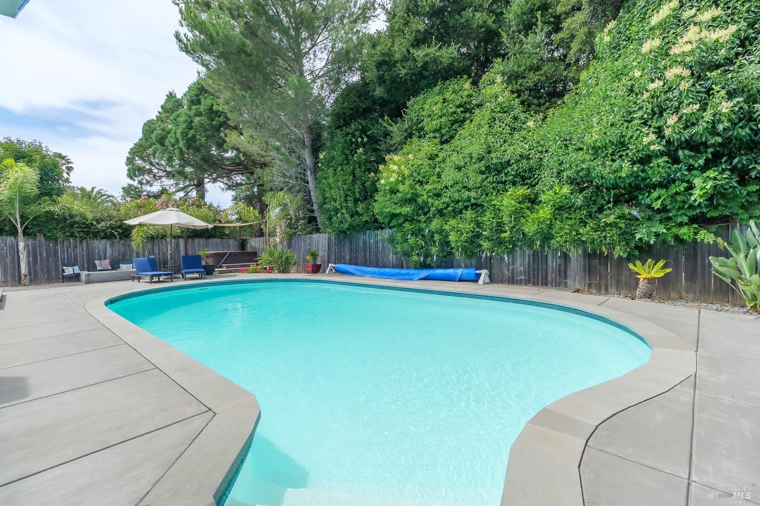 18 Devonshire Drive Novato CA 94947
