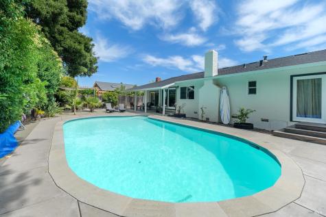18 Devonshire Drive Novato CA 94947