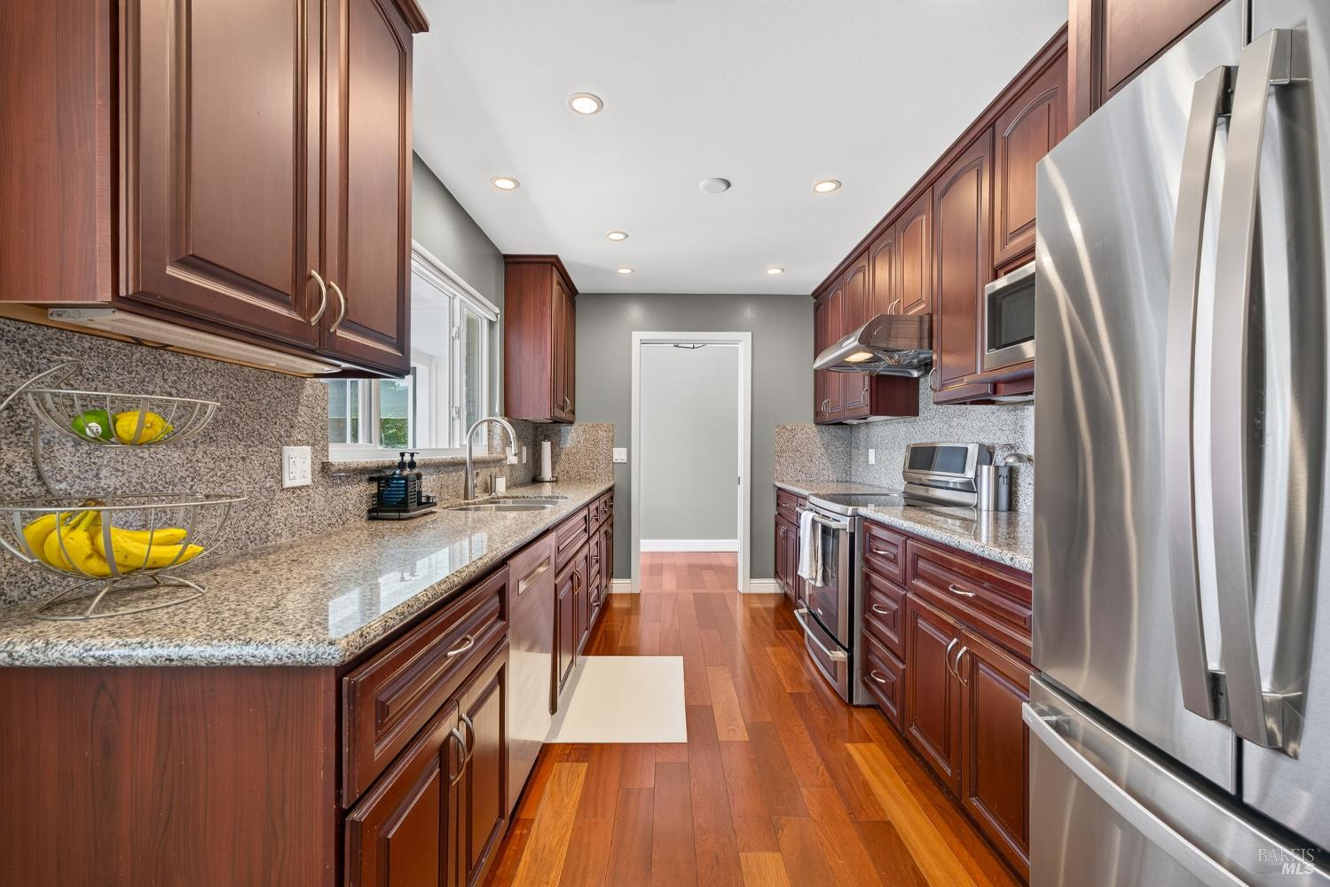 18 Devonshire Drive Novato CA 94947