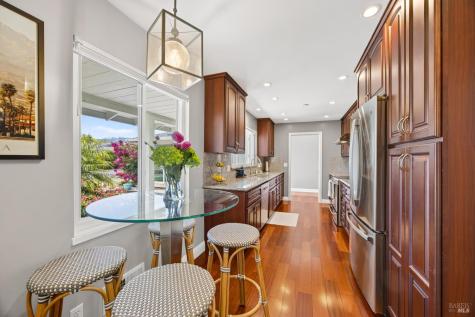18 Devonshire Drive Novato CA 94947