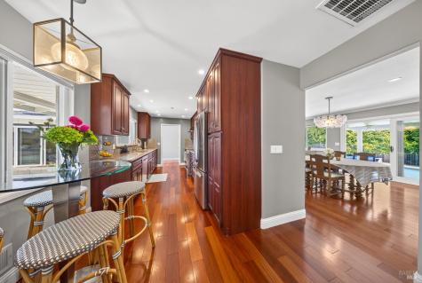 18 Devonshire Drive Novato CA 94947