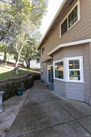 230 Clear Ridge Drive Healdsburg CA 95448