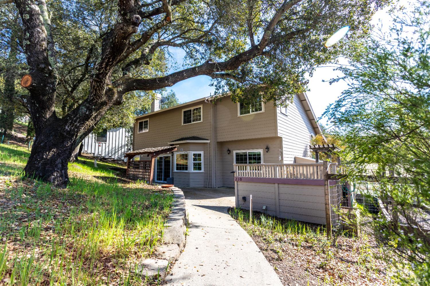 230 Clear Ridge Drive Healdsburg CA 95448