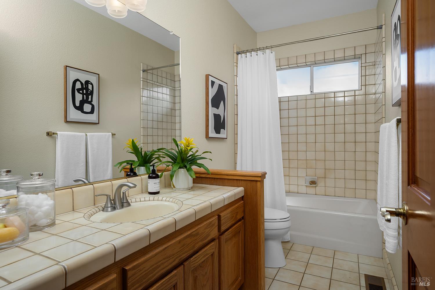 2039 Burnside Road Sebastopol CA 95472