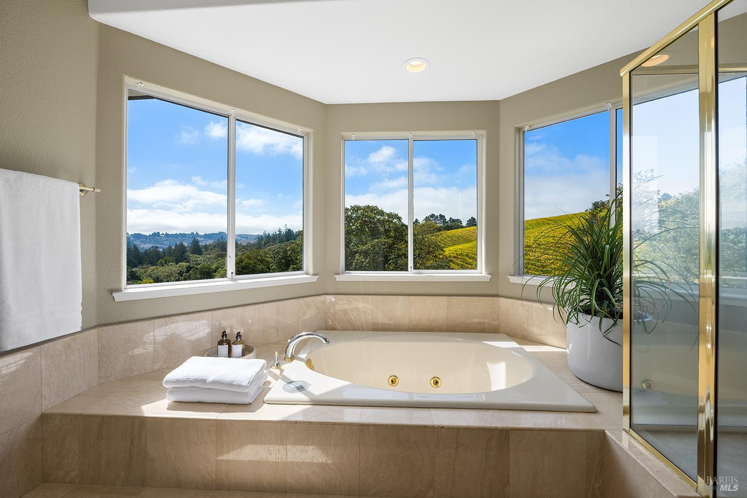 2039 Burnside Road Sebastopol CA 95472
