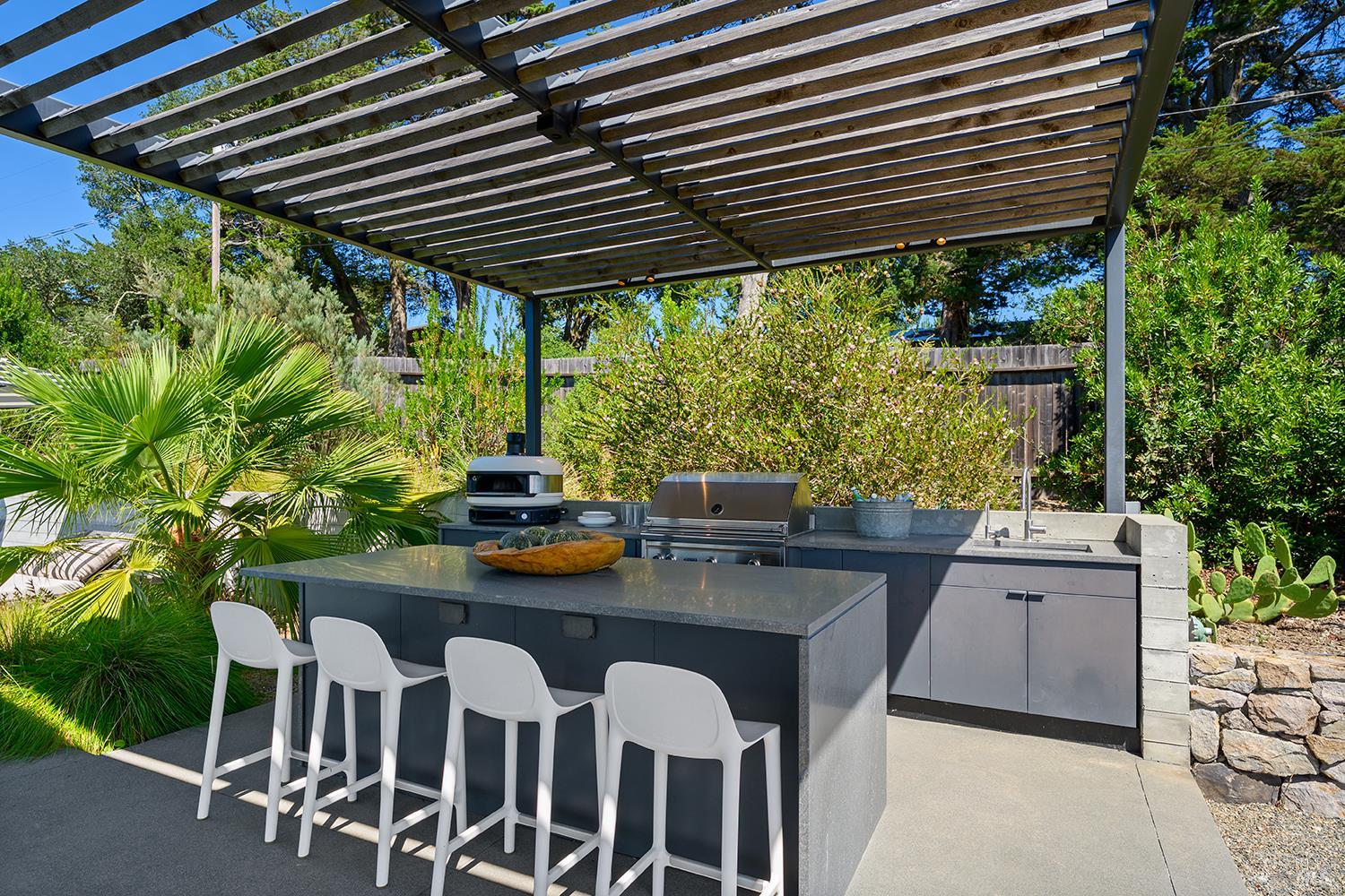 2039 Burnside Road Sebastopol CA 95472
