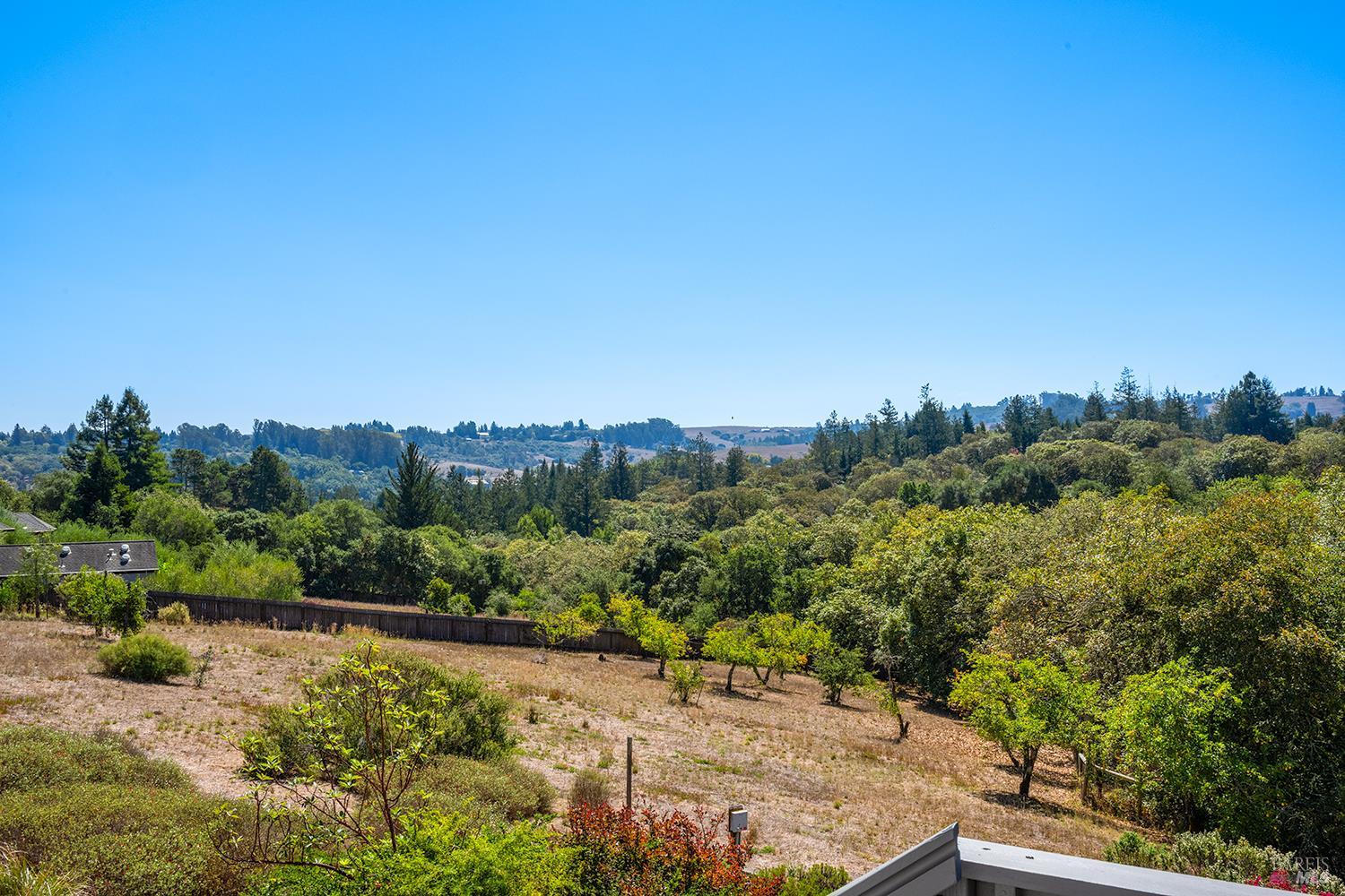 2039 Burnside Road Sebastopol CA 95472