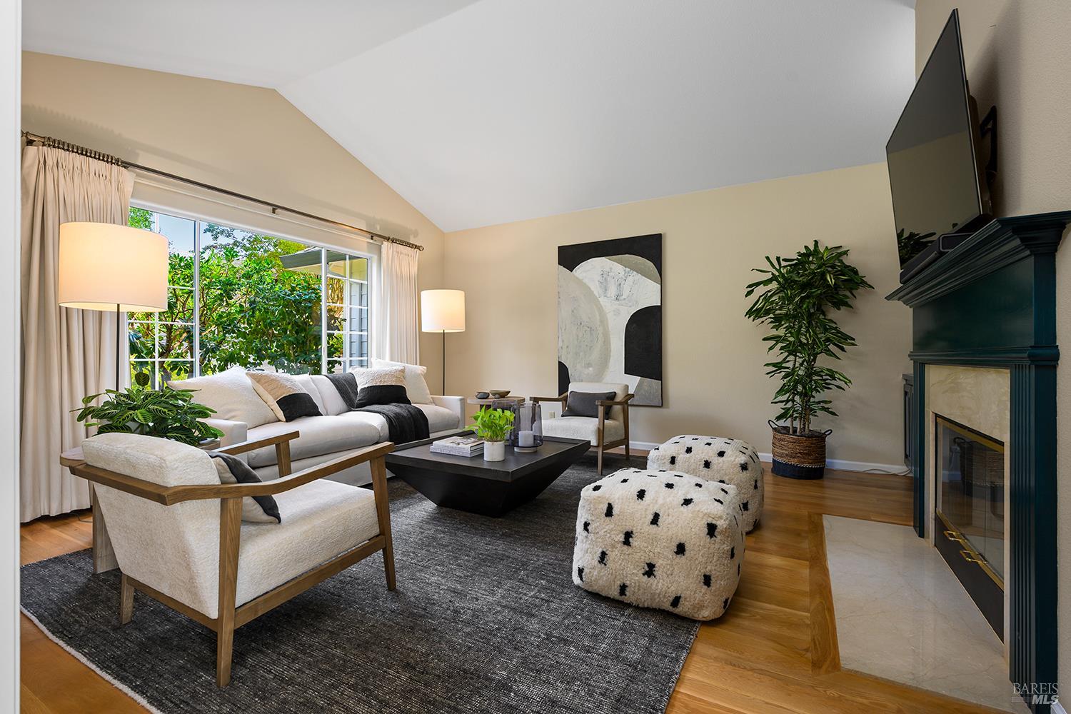 2039 Burnside Road Sebastopol CA 95472