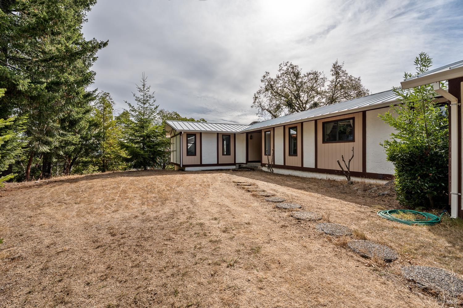 2701 Blackhawk Drive Willits CA 95490
