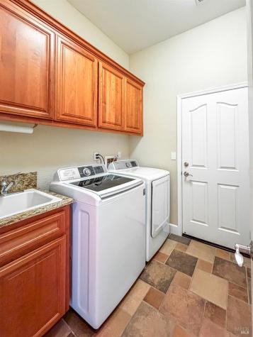 7541 Walnut Orchard Way Santa Rosa CA 95409