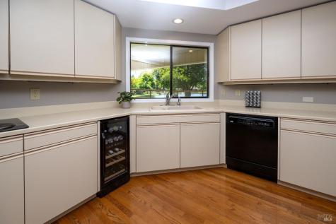 9636 Lakewood Drive Windsor CA 95492