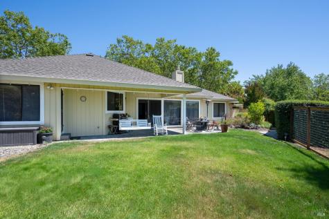 9636 Lakewood Drive Windsor CA 95492