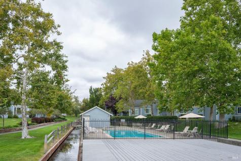 9636 Lakewood Drive Windsor CA 95492