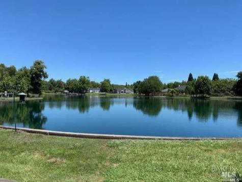 9636 Lakewood Drive Windsor CA 95492