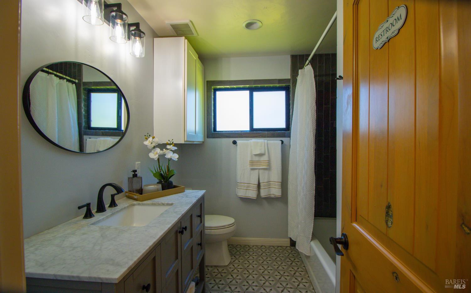 715 Pomolita Way Ukiah CA 95482