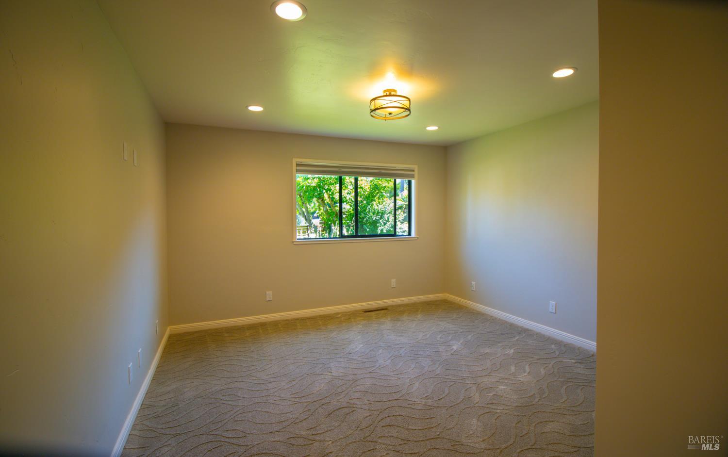 715 Pomolita Way Ukiah CA 95482