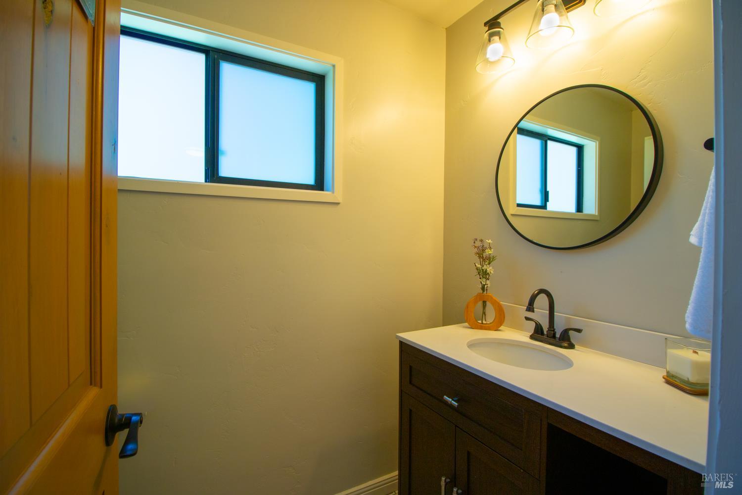 715 Pomolita Way Ukiah CA 95482