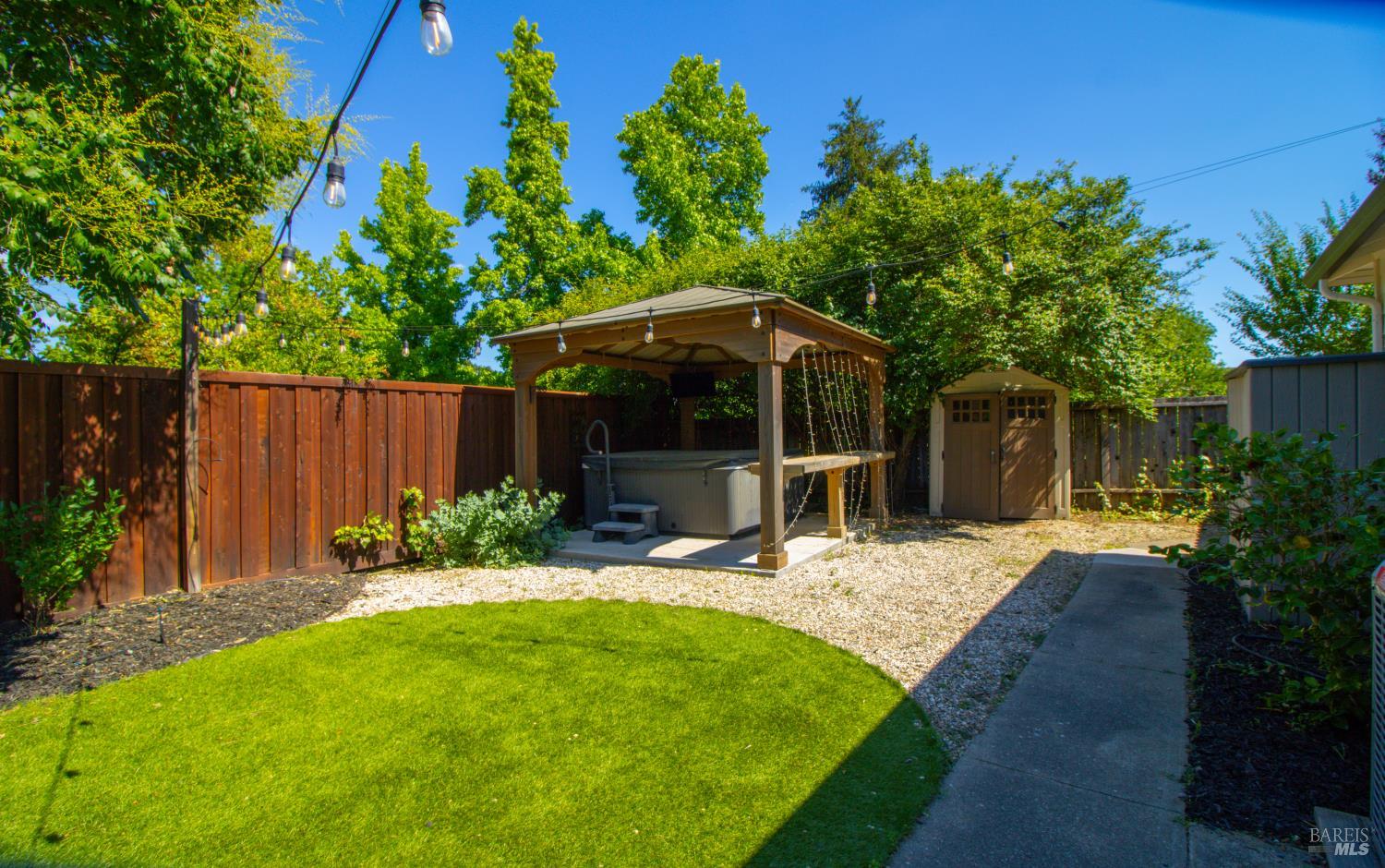 715 Pomolita Way Ukiah CA 95482