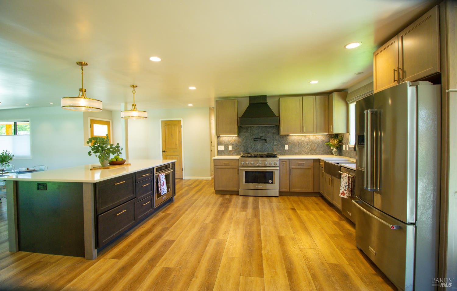 715 Pomolita Way Ukiah CA 95482