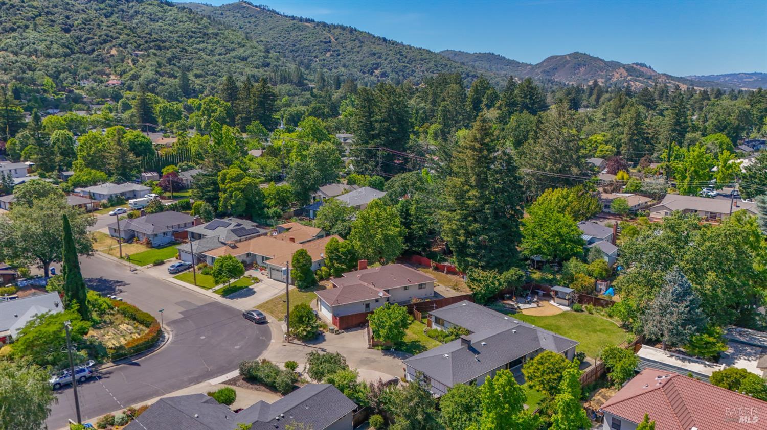 715 Pomolita Way Ukiah CA 95482
