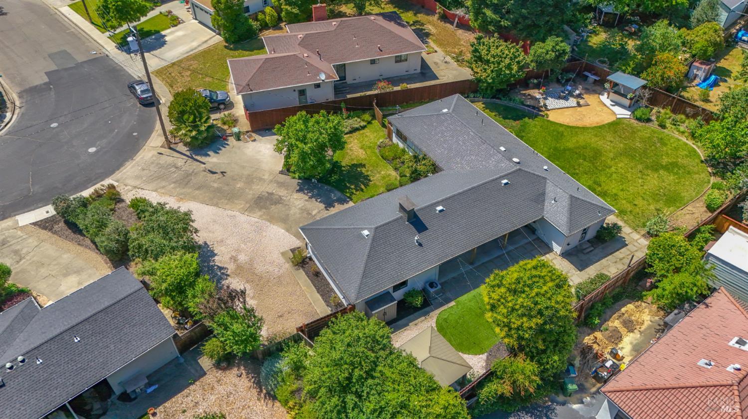 715 Pomolita Way Ukiah CA 95482