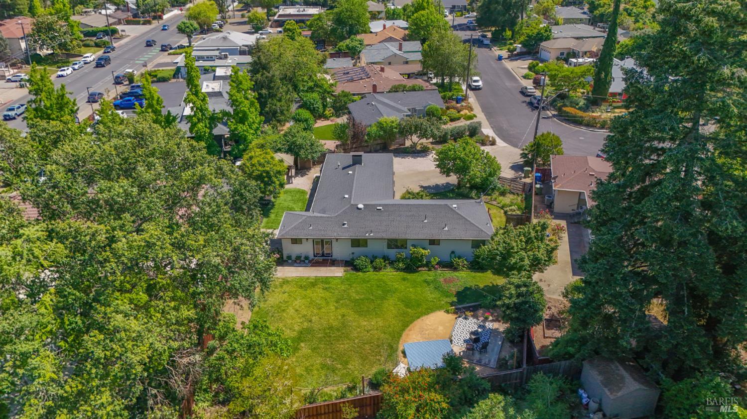 715 Pomolita Way Ukiah CA 95482