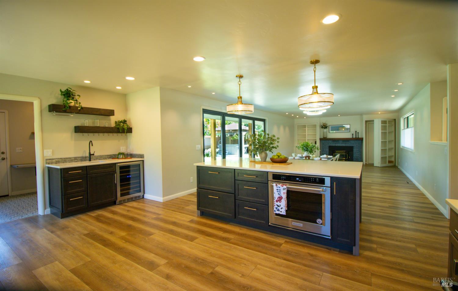 715 Pomolita Way Ukiah CA 95482