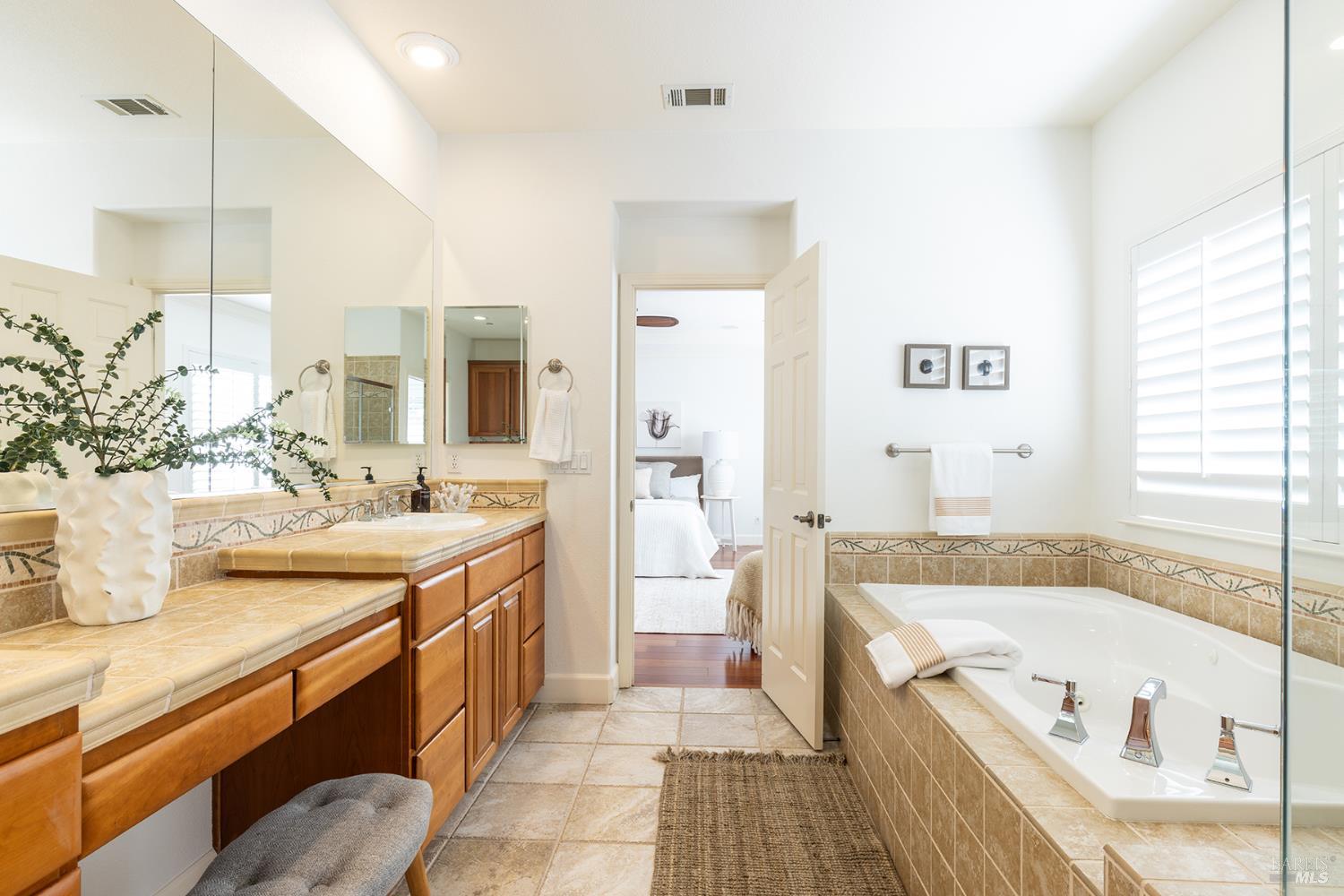 1127 Serendipity Way Napa CA 94558