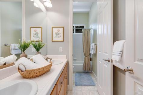 201 Macarthur Lane Sonoma CA 95476